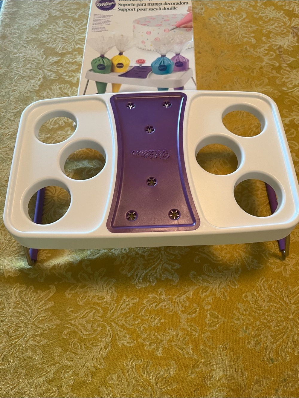 Wilton Cake Decorating Icing Stand